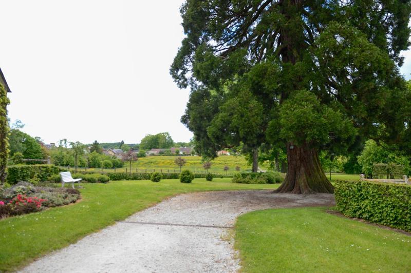 Logis Hotel Restaurant De La Poste Le Mêle-sur-Sarthe Zewnętrze zdjęcie