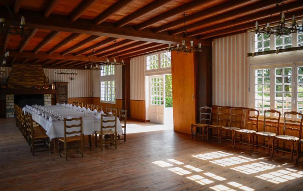 Logis Hotel Restaurant De La Poste Le Mêle-sur-Sarthe Zewnętrze zdjęcie