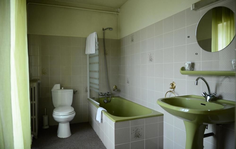 Logis Hotel Restaurant De La Poste Le Mêle-sur-Sarthe Zewnętrze zdjęcie