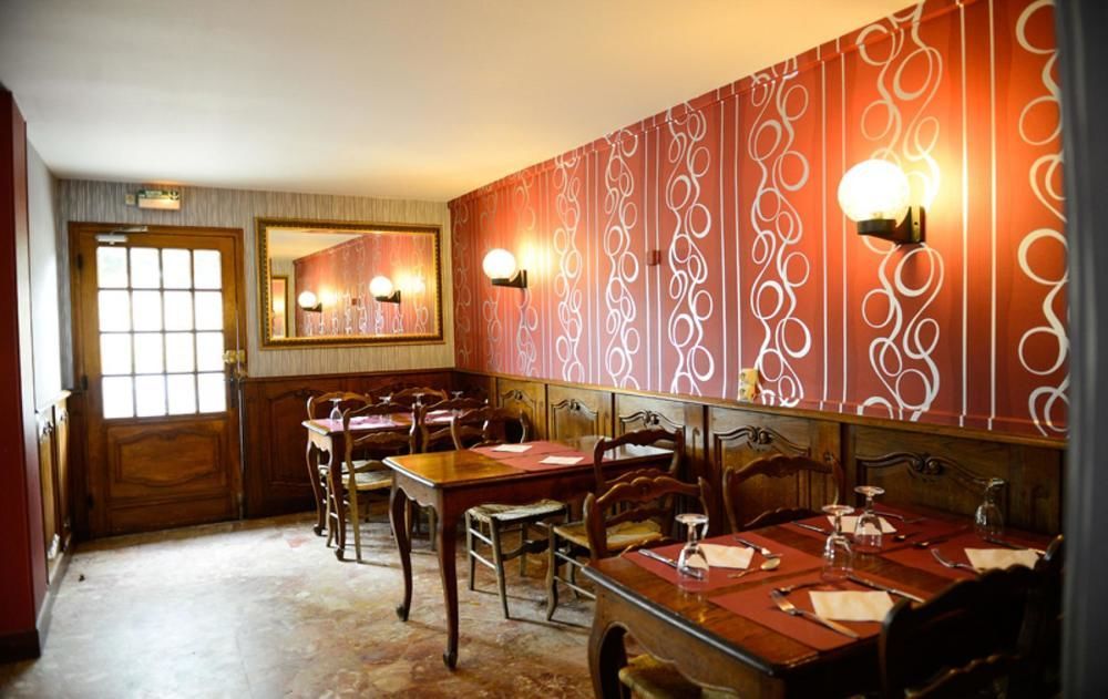 Logis Hotel Restaurant De La Poste Le Mêle-sur-Sarthe Zewnętrze zdjęcie