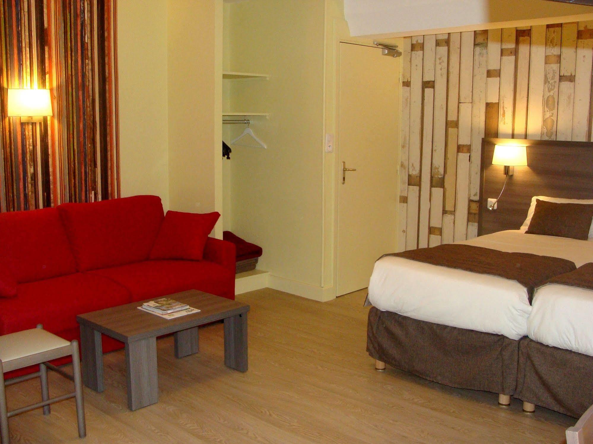 Logis Hotel Restaurant De La Poste Le Mêle-sur-Sarthe Zewnętrze zdjęcie