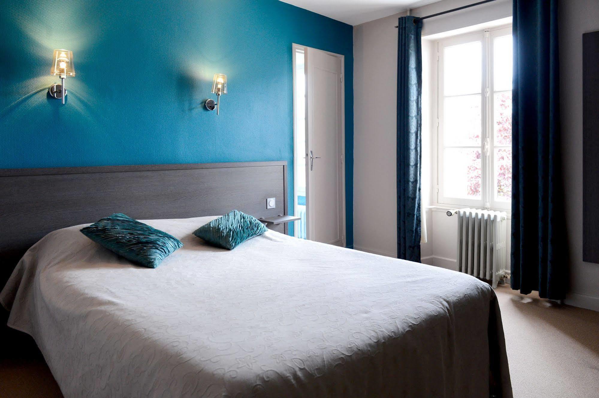 Logis Hotel Restaurant De La Poste Le Mêle-sur-Sarthe Zewnętrze zdjęcie