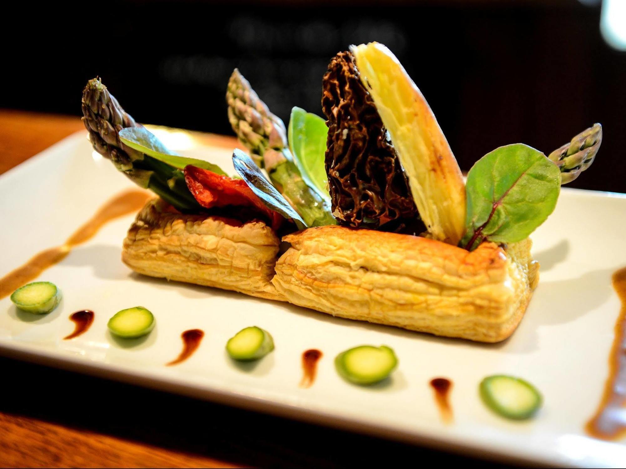 Logis Hotel Restaurant De La Poste Le Mêle-sur-Sarthe Zewnętrze zdjęcie