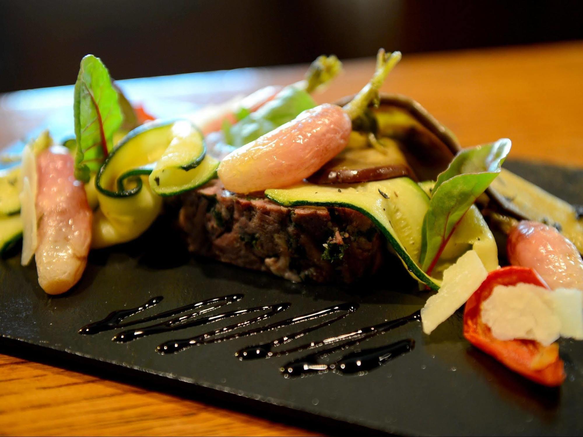 Logis Hotel Restaurant De La Poste Le Mêle-sur-Sarthe Zewnętrze zdjęcie