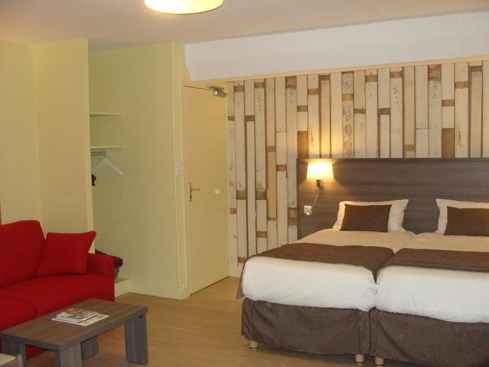 Logis Hotel Restaurant De La Poste Le Mêle-sur-Sarthe Zewnętrze zdjęcie